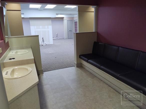 Sold | ±6,173 SF Vacant Owner/User Office Building: 12234 Shadow Creek Pkwy, Pearland, TX 77584